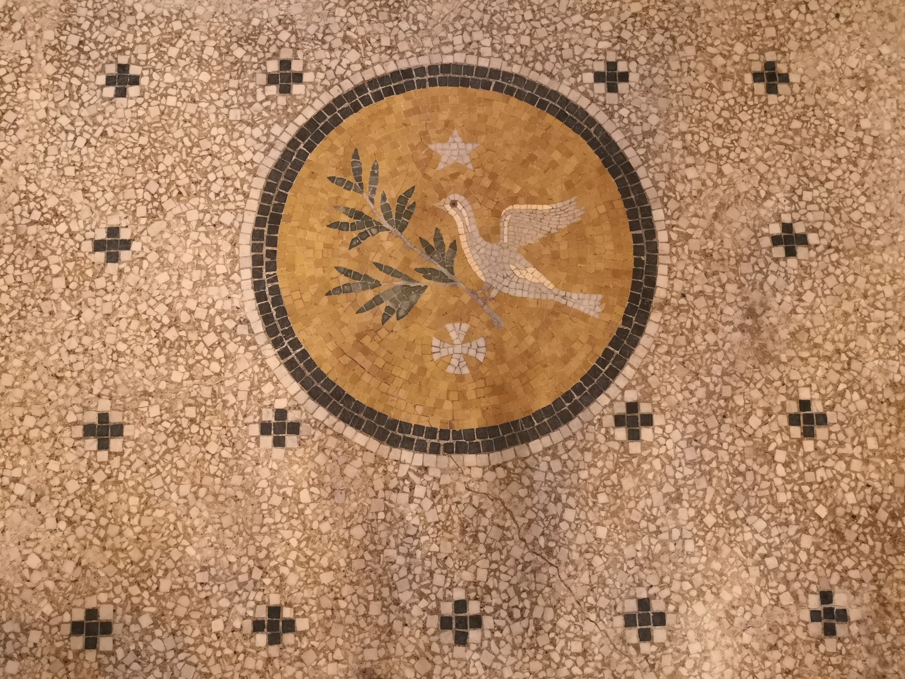 Jasmine Debels,France, pelerine, pelerin,, Marie Madeleine, Sainte-Baume,Saintes-Maries-de-la-mer,Vezelay