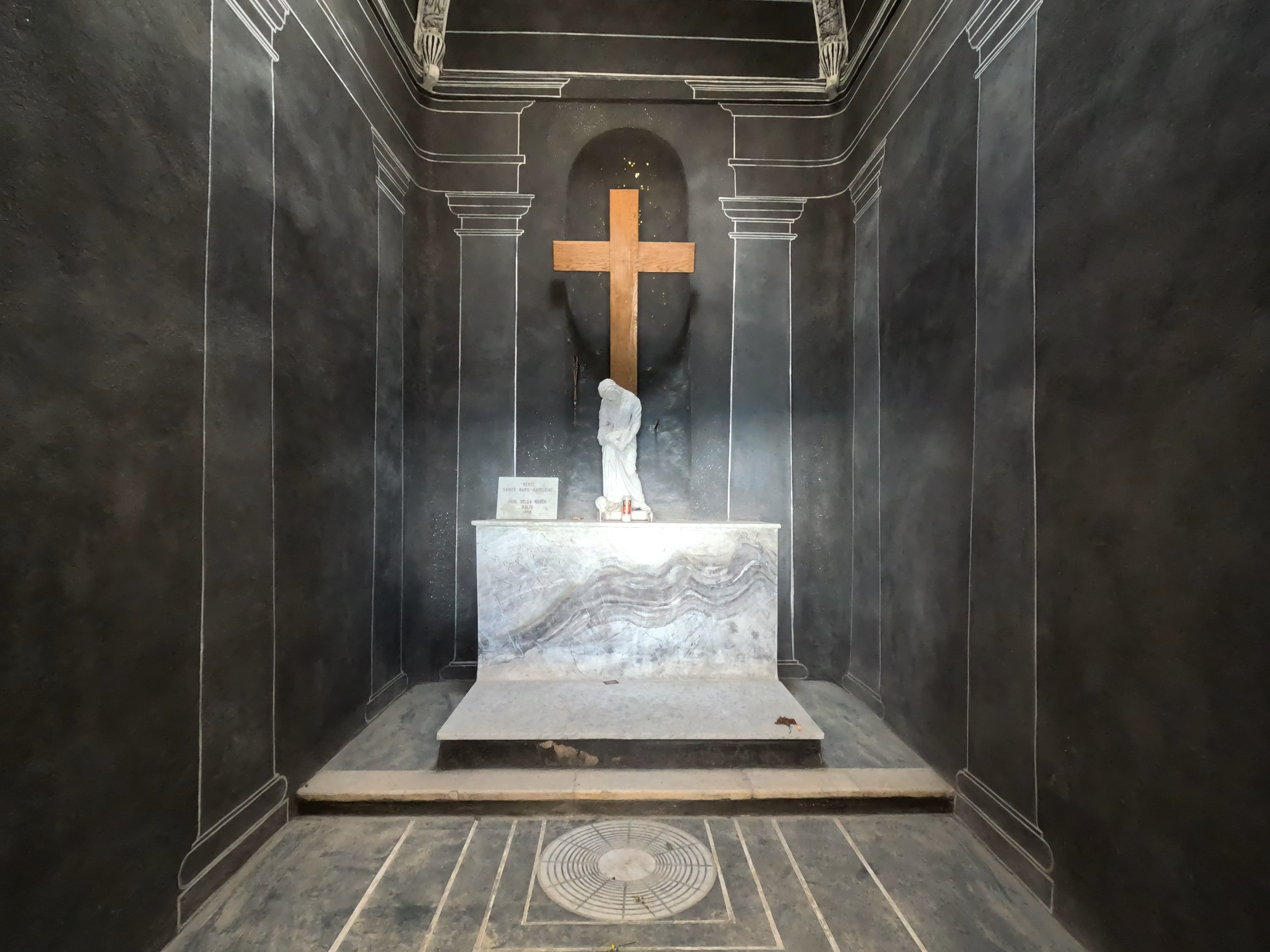 Jasmine Debels,France, pelerine, pelerin,, Marie Madeleine, Sainte-Baume,Saintes-Maries-de-la-mer,Vezelay