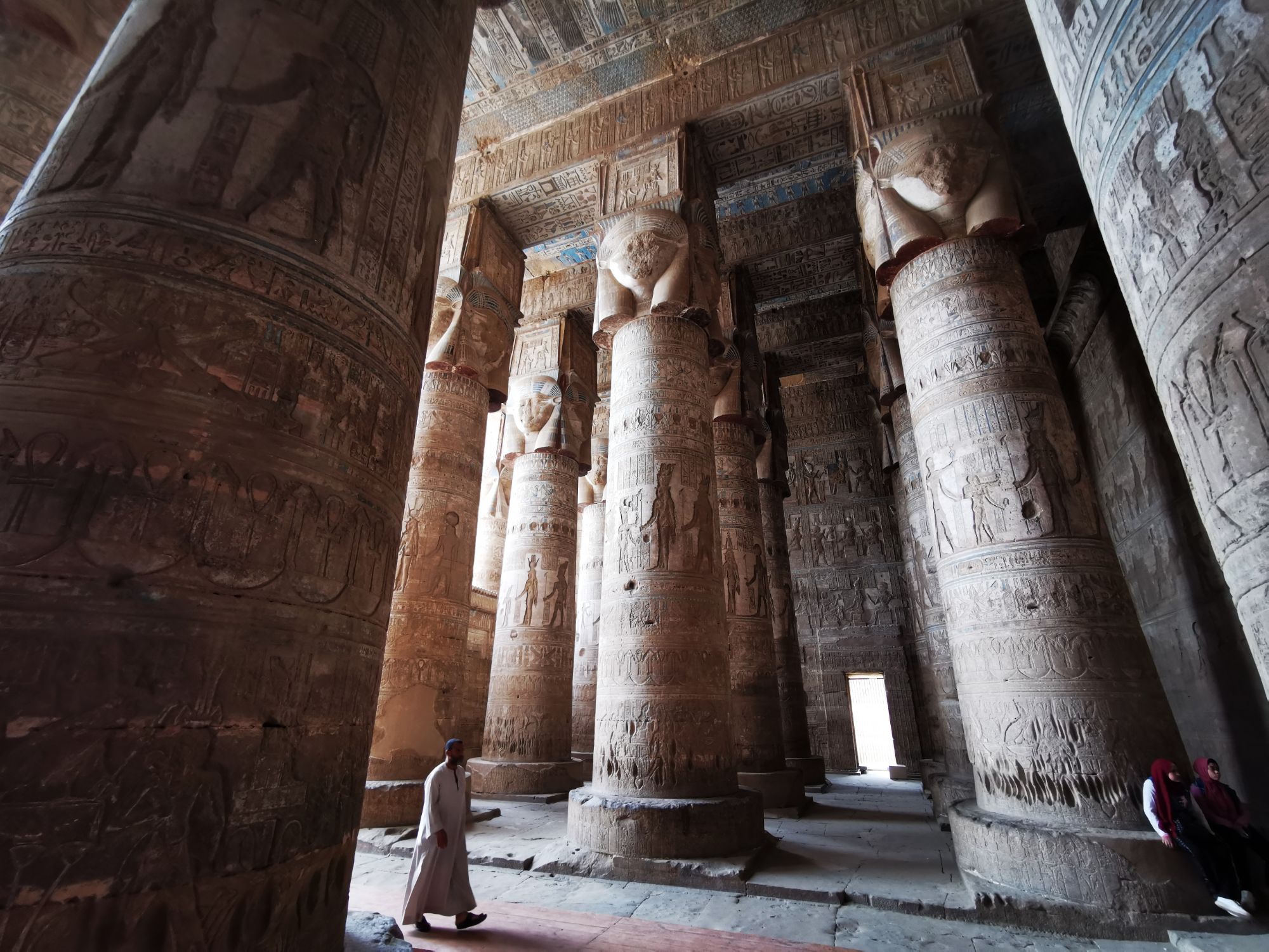 Temple Dendera, jasmine debels, egypt