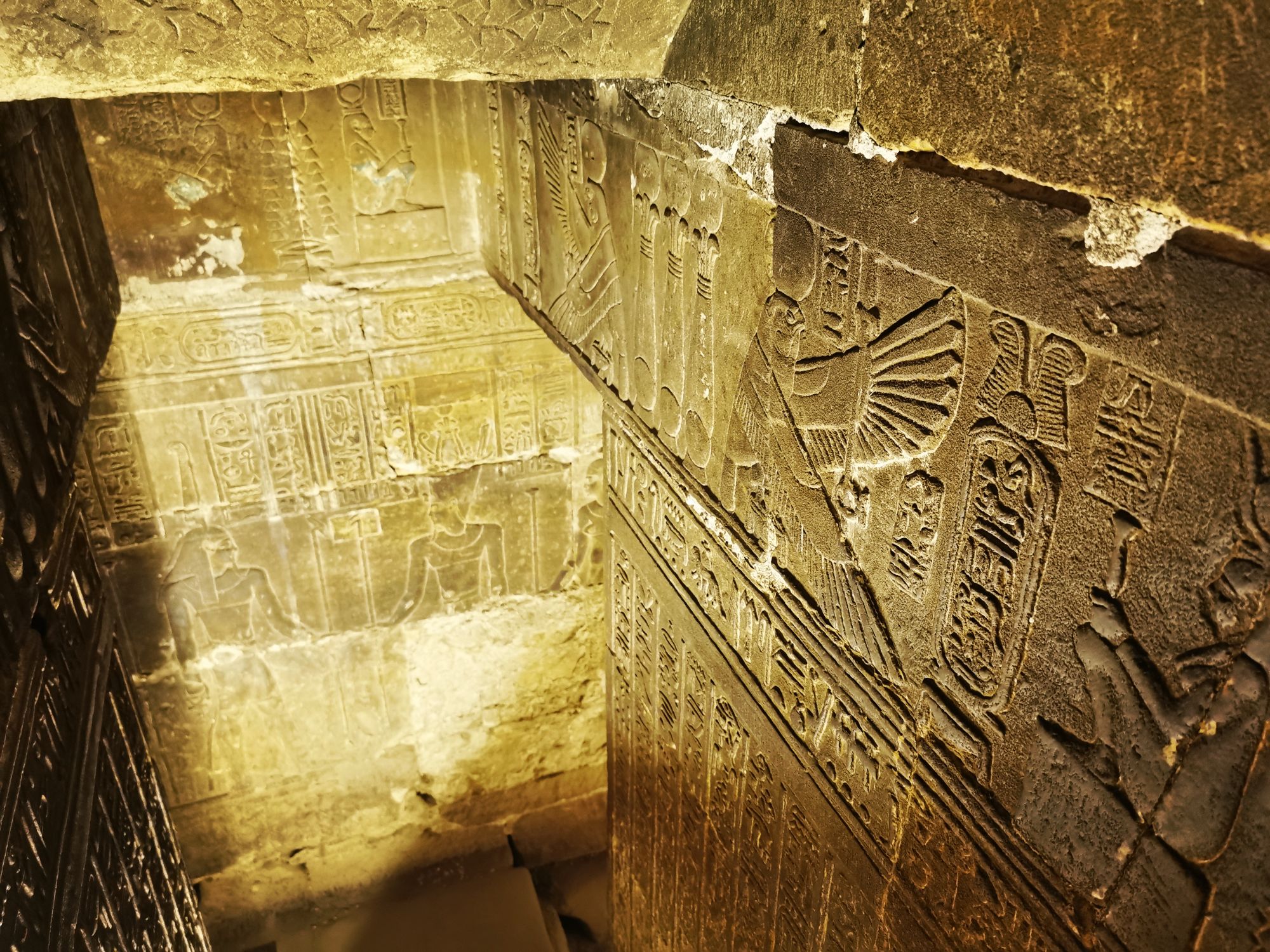 Temple Dendera, jasmine debels, egypt