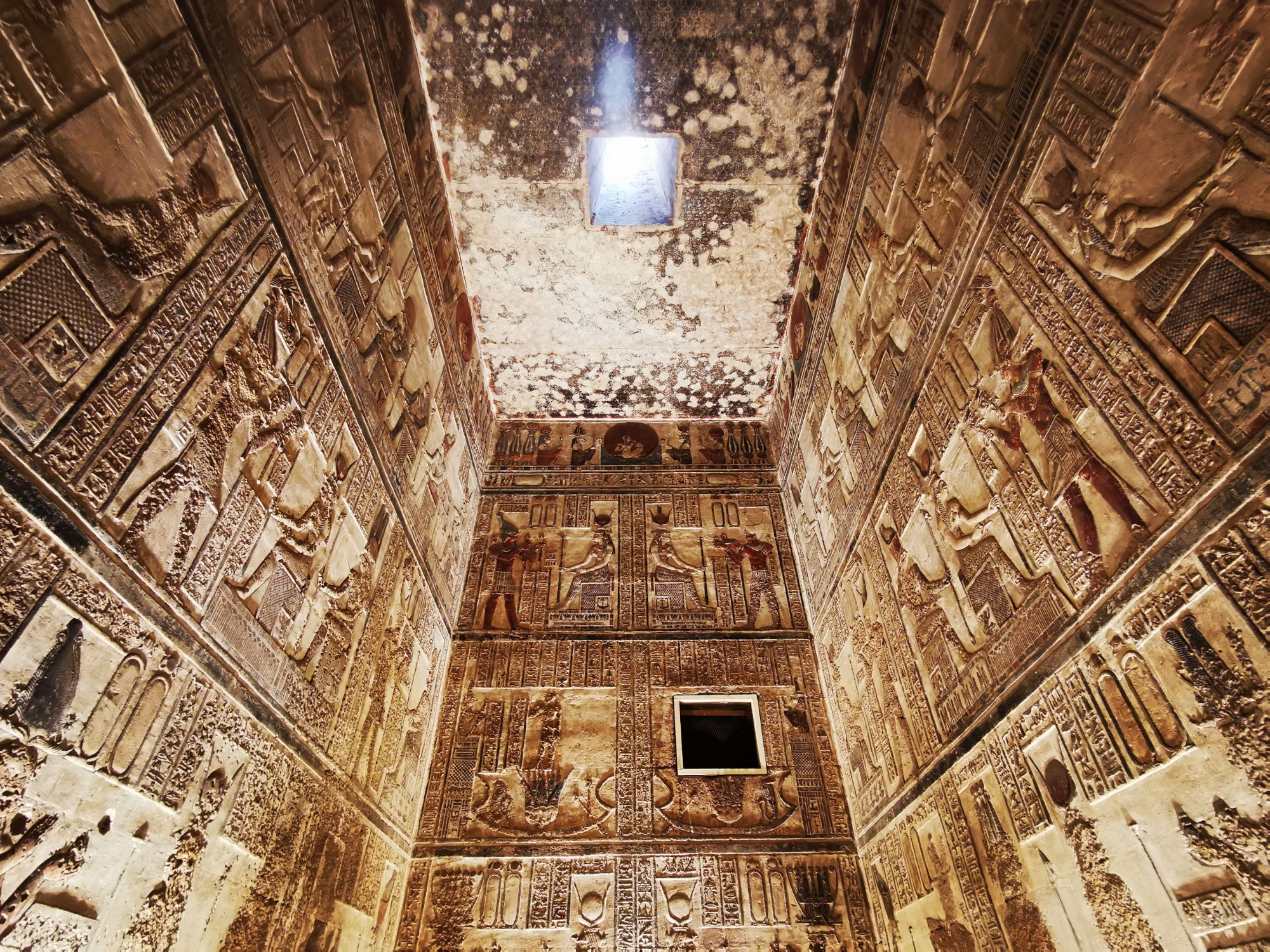 Temple Dendera, jasmine debels, egypt