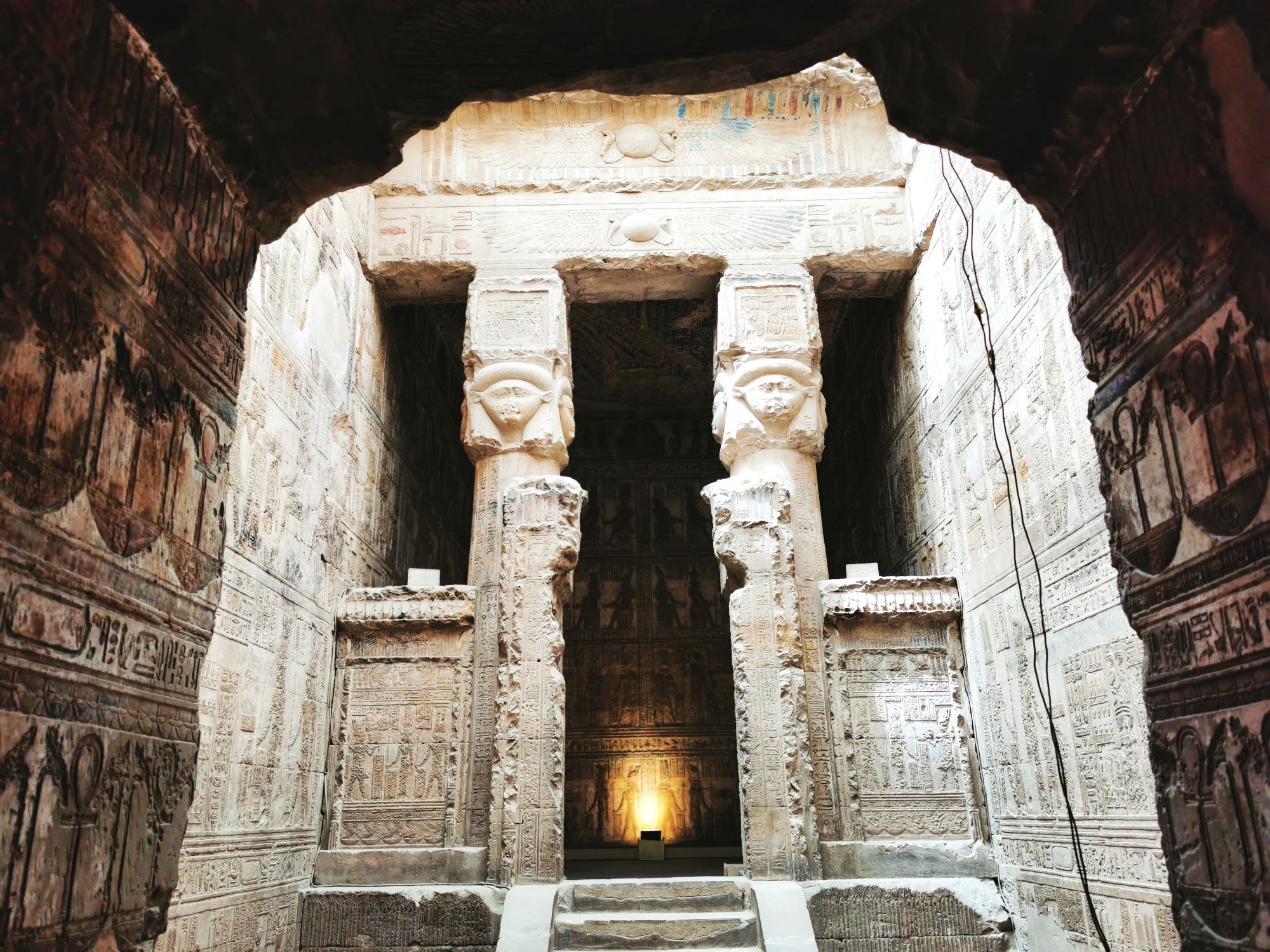 Temple Dendera, jasmine debels, egypt